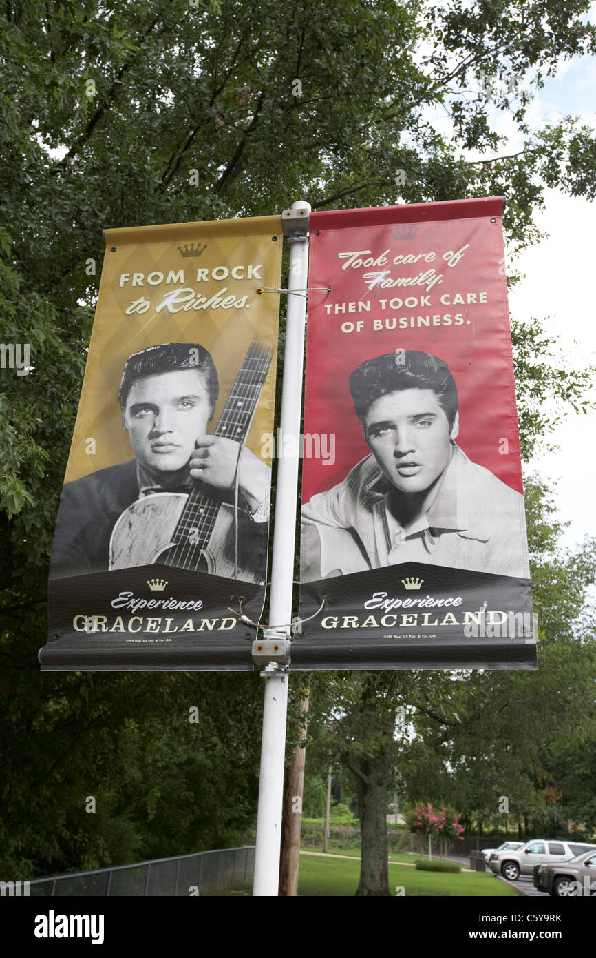 Affiches et bannières publicitaires pour graceland avec Elvis Presley Memphis Tennessee usa Banque D'Images Affiches et bannières publicitaires pour graceland avec Elvis Presley Memphis Tennessee usa Banque D'Images