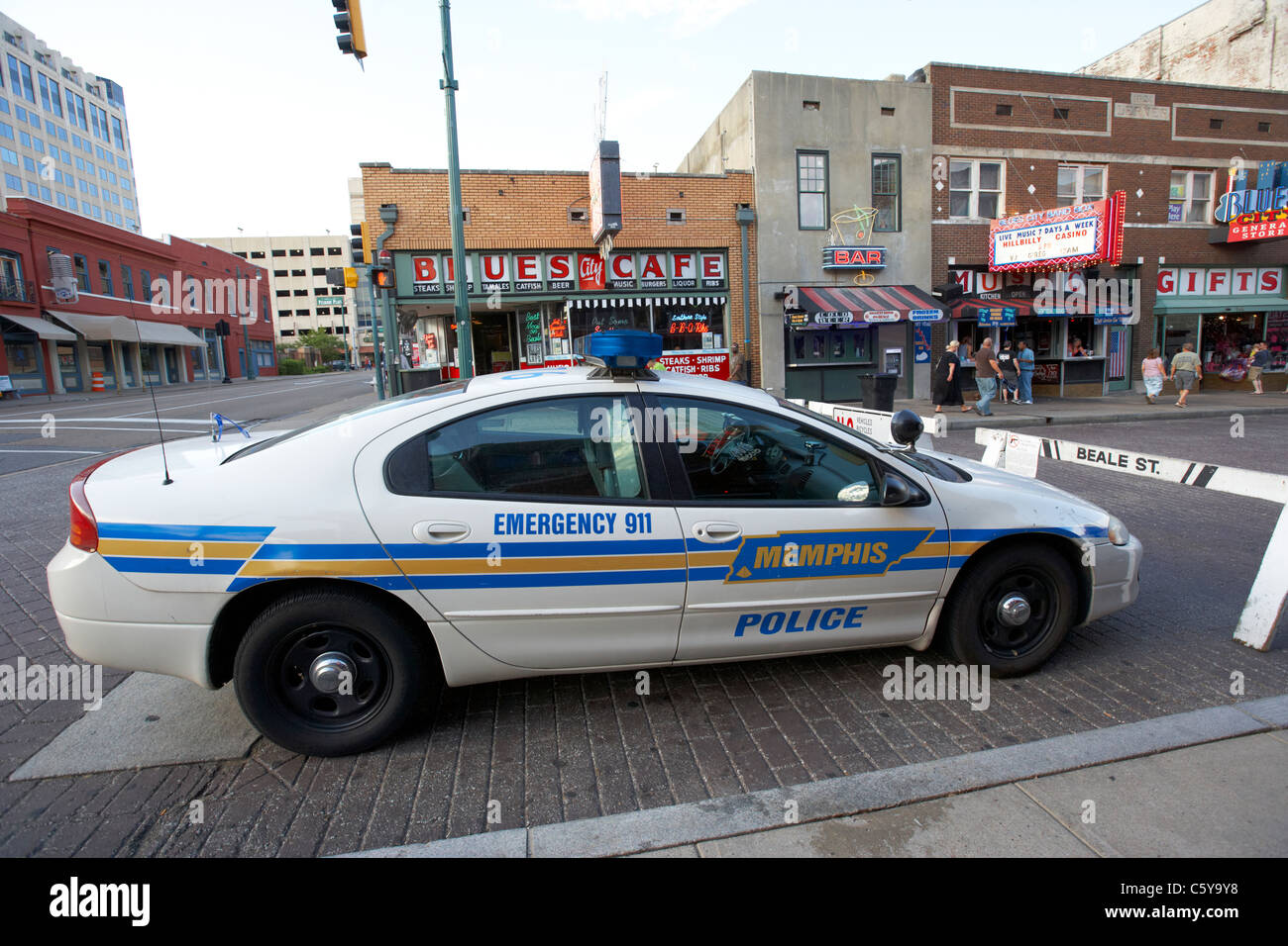 Memphis police squad voiture de patrouille stationnée sur Beale street dans le centre-ville de Memphis Tennessee usa Banque D'Images