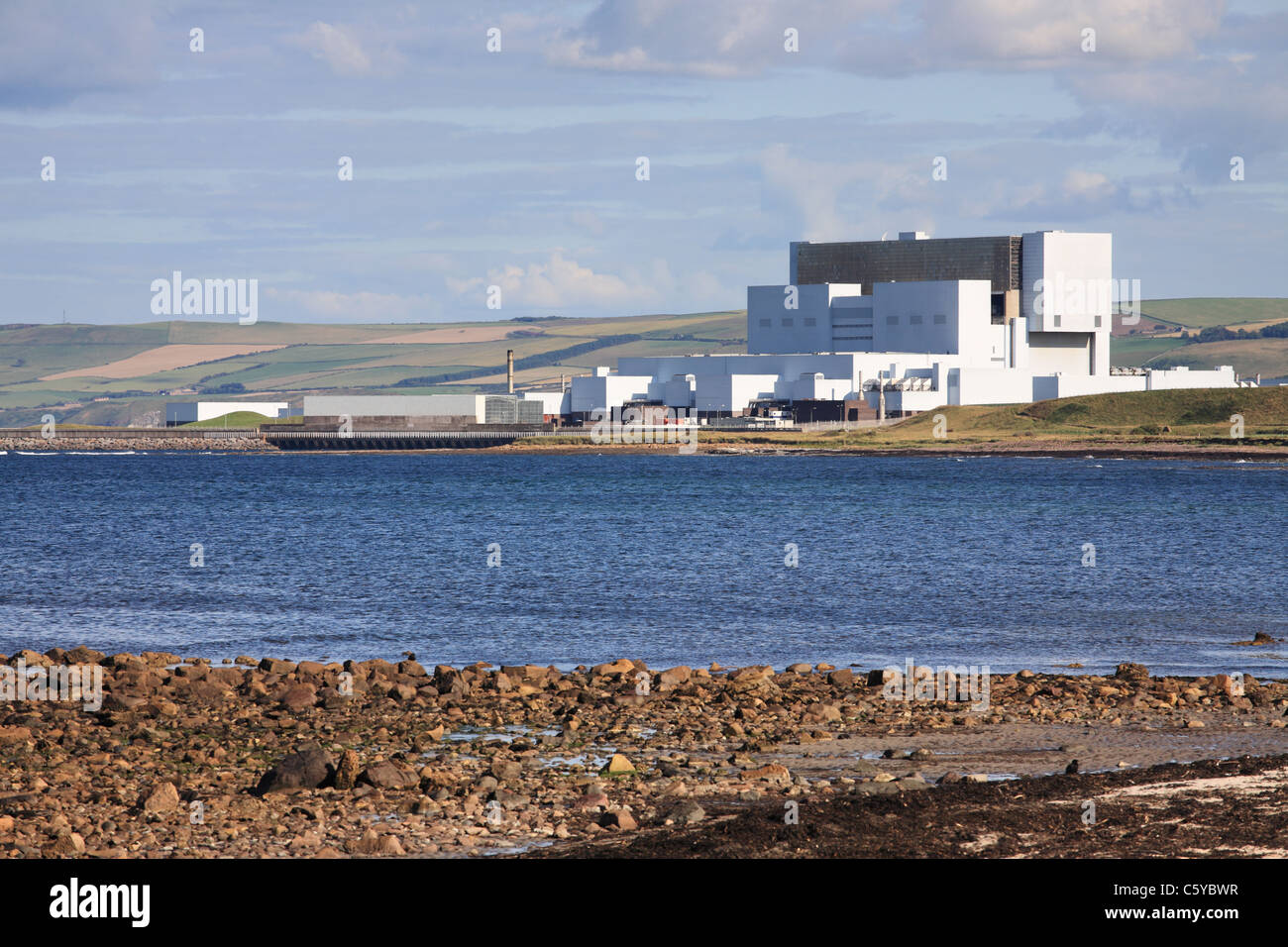 La centrale nucléaire de Torness AGR vue du nord, près de Dunbar, Ecosse, Royaume-Uni Banque D'Images