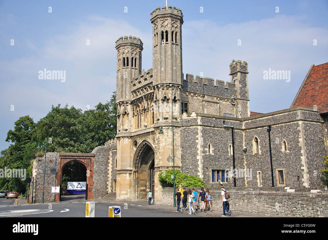 Le 14e siècle grande porte, Canterbury, ville de Canterbury, Kent, England, United Kingdom Banque D'Images