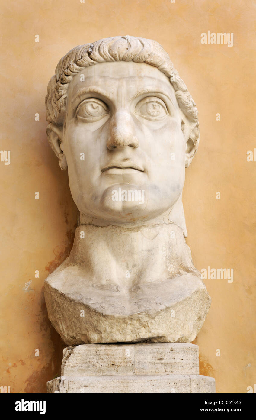Chef de l'empereur Constantin le Grand, premier empereur romain à se convertir au christianisme, Musée du Capitole, Rome Banque D'Images