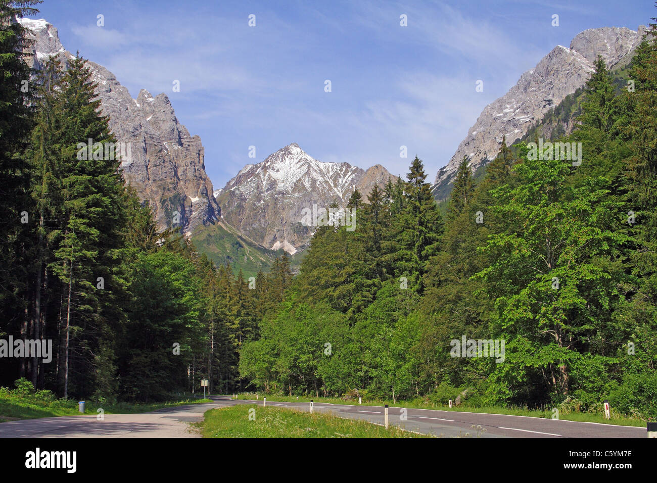Vue sur les Alpes carniques, Carinthie (Kärnten), Autriche. En direction du sud, vers le col de Pocken et la frontière italienne Banque D'Images