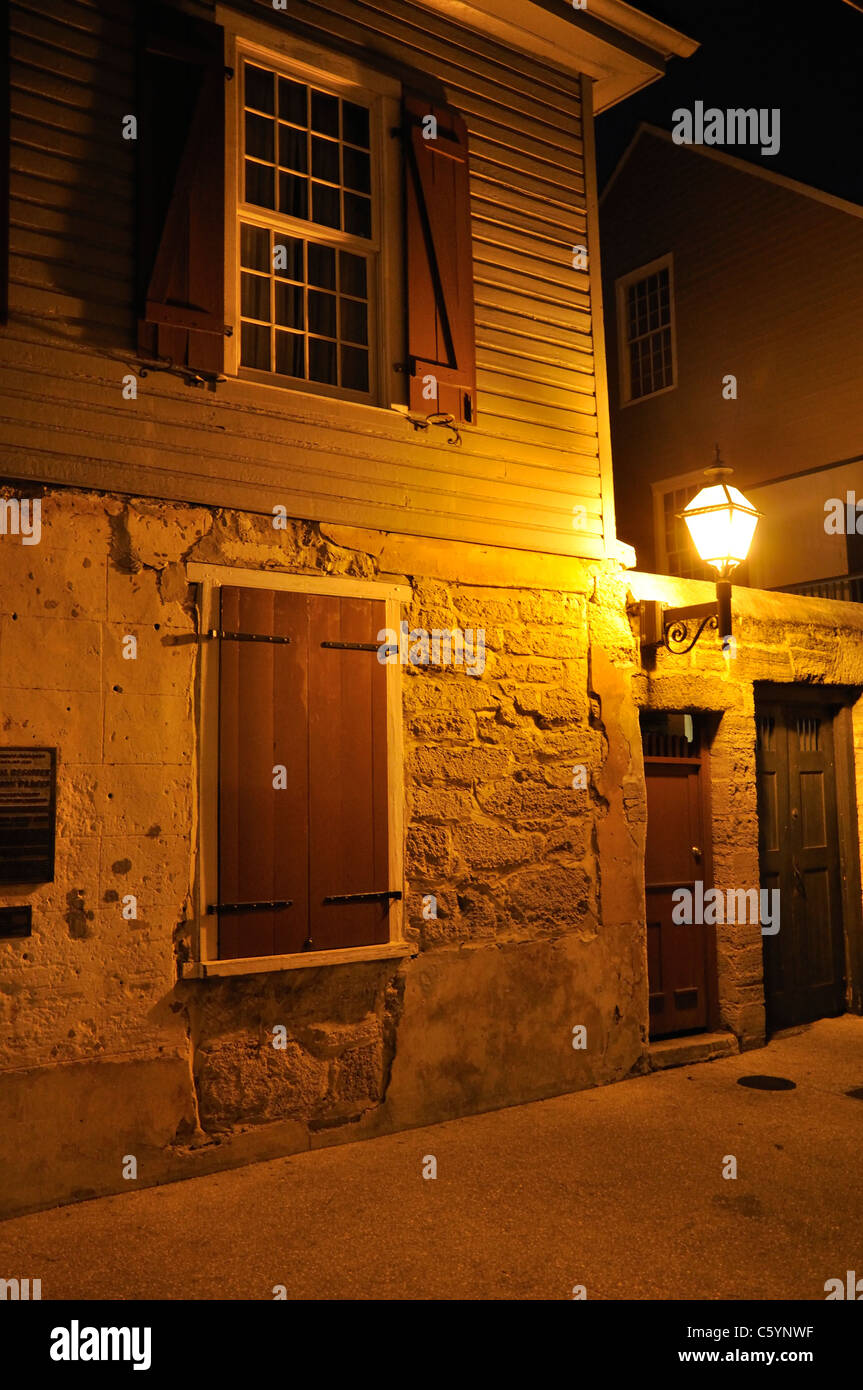 Ancien bâtiment le long de Saint George street, dans la vieille ville de Saint Augustine, Floride Banque D'Images