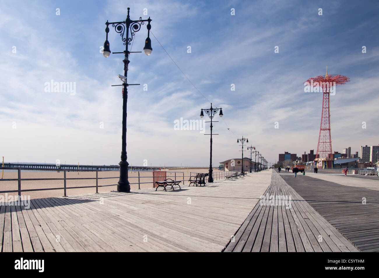 Boardwalk Coney Island hors de saison dans les saisons d'hiver, New York, Amérique. Banque D'Images