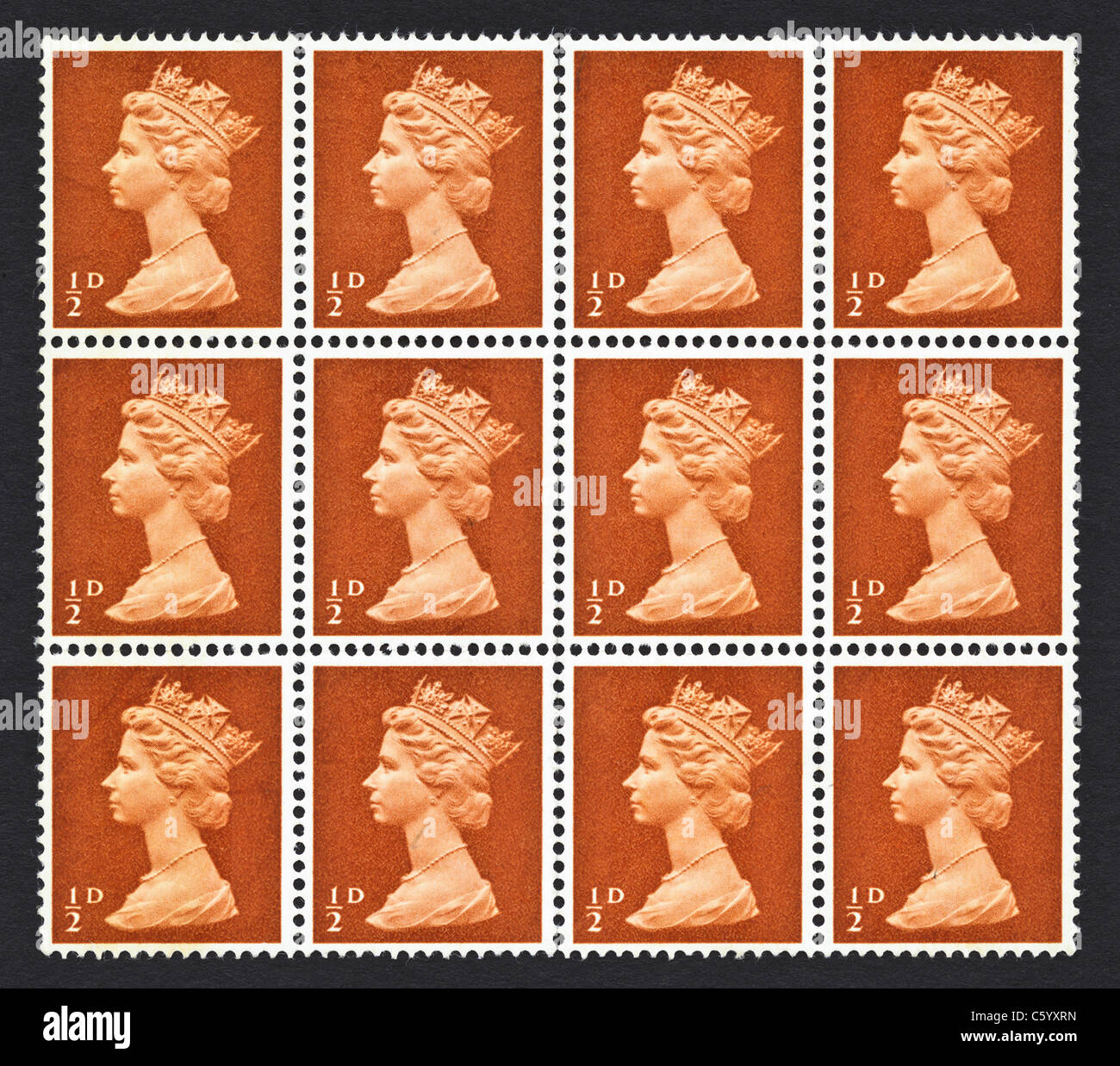 Bloc de timbre uk British ½d brown 12 timbres-poste émis 1967 Banque D'Images
