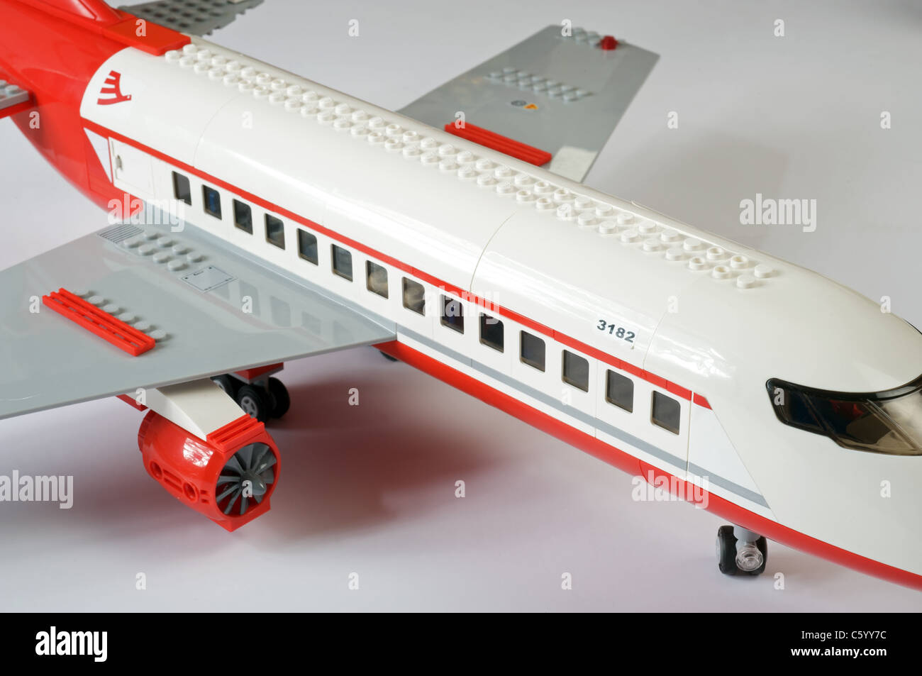 Modèle Lego avion de passagers Photo Stock - Alamy
