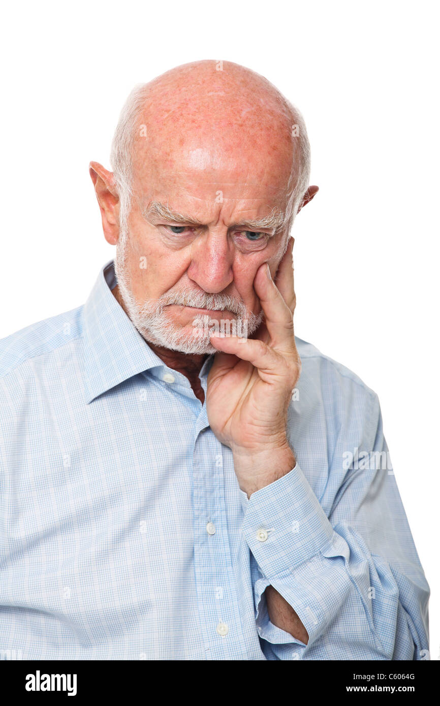 Portrait vieil homme pensant isolated on white Banque D'Images