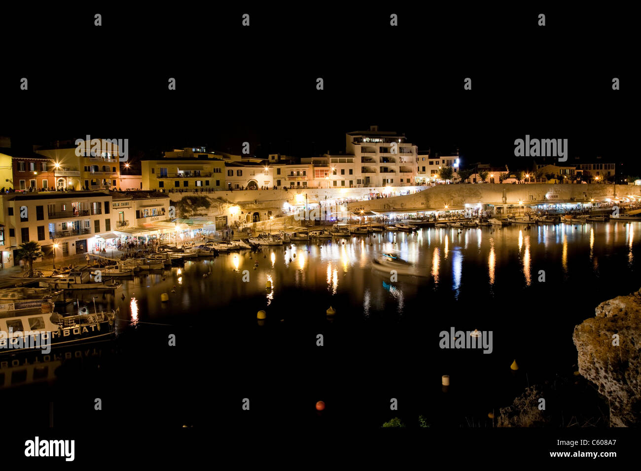 Es Castell Harbor at night Banque D'Images