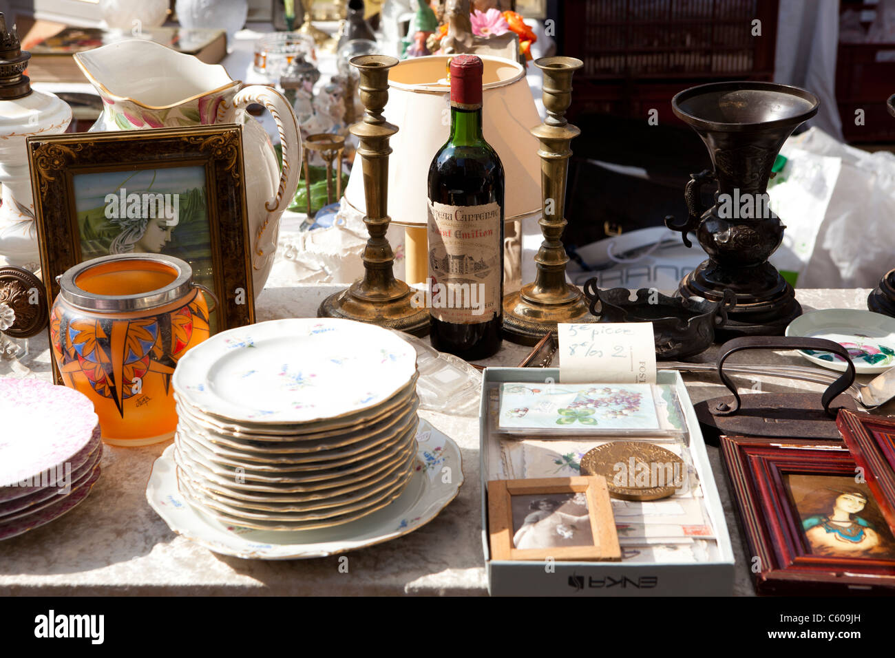 Marché d'antiquités, le Cours Saleya, Nice, France Banque D'Images