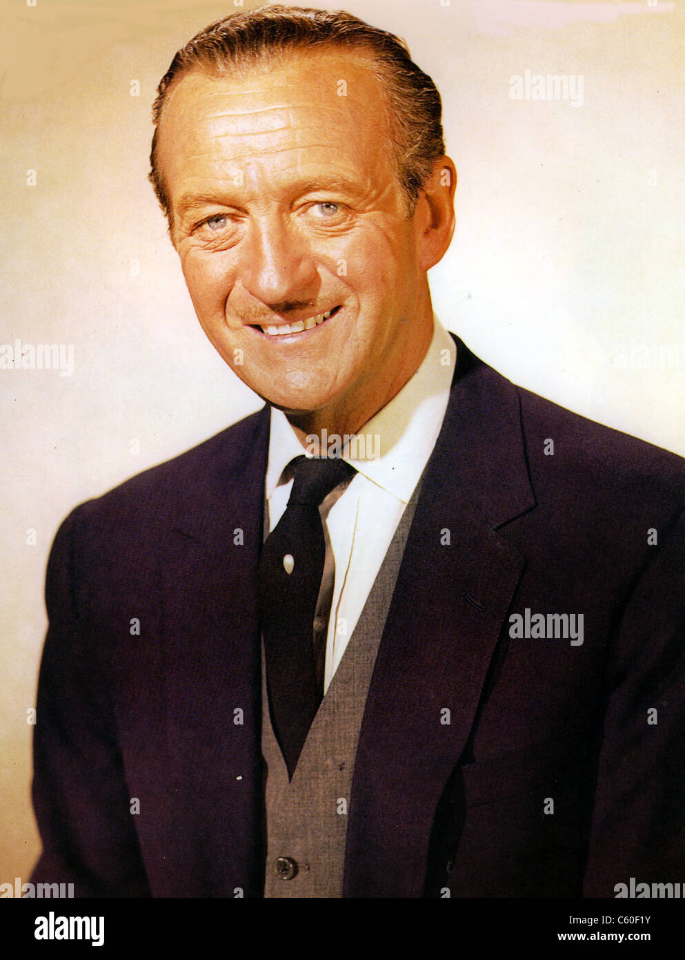 DAVID NIVEN (1910-1983) et d'un acteur de cinéma français à propos de 1970 Banque D'Images