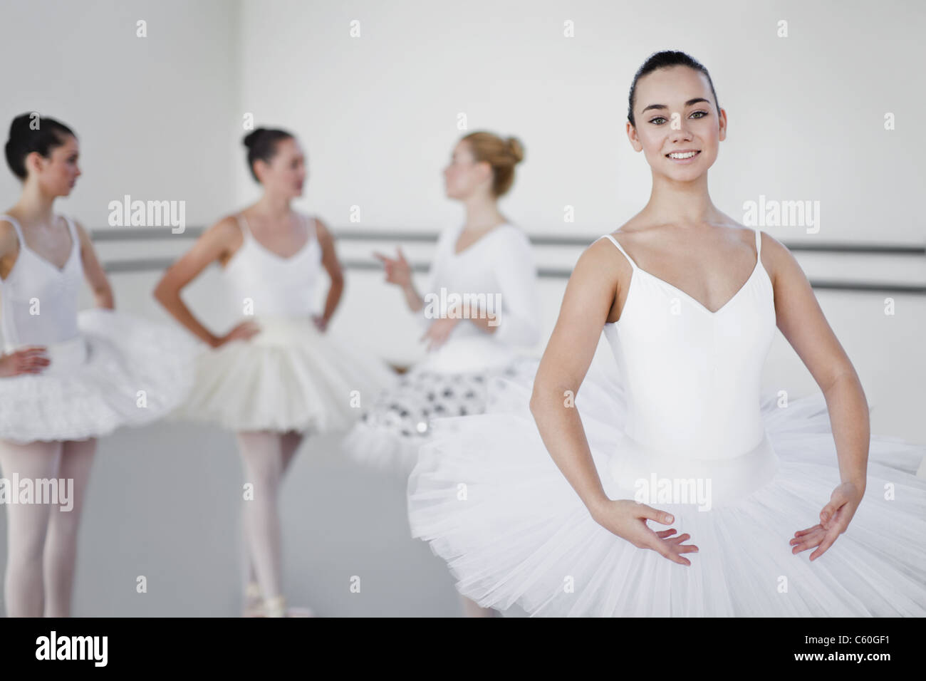 Femme en costume de ballet dancing Banque D'Images