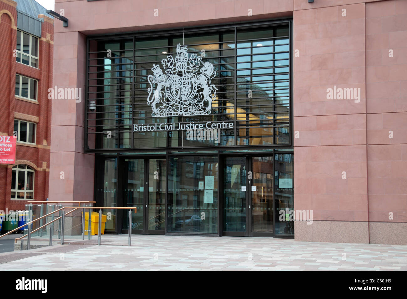 L'entrée de la Justice Civile, centre de Bristol Bristol, Angleterre. Banque D'Images