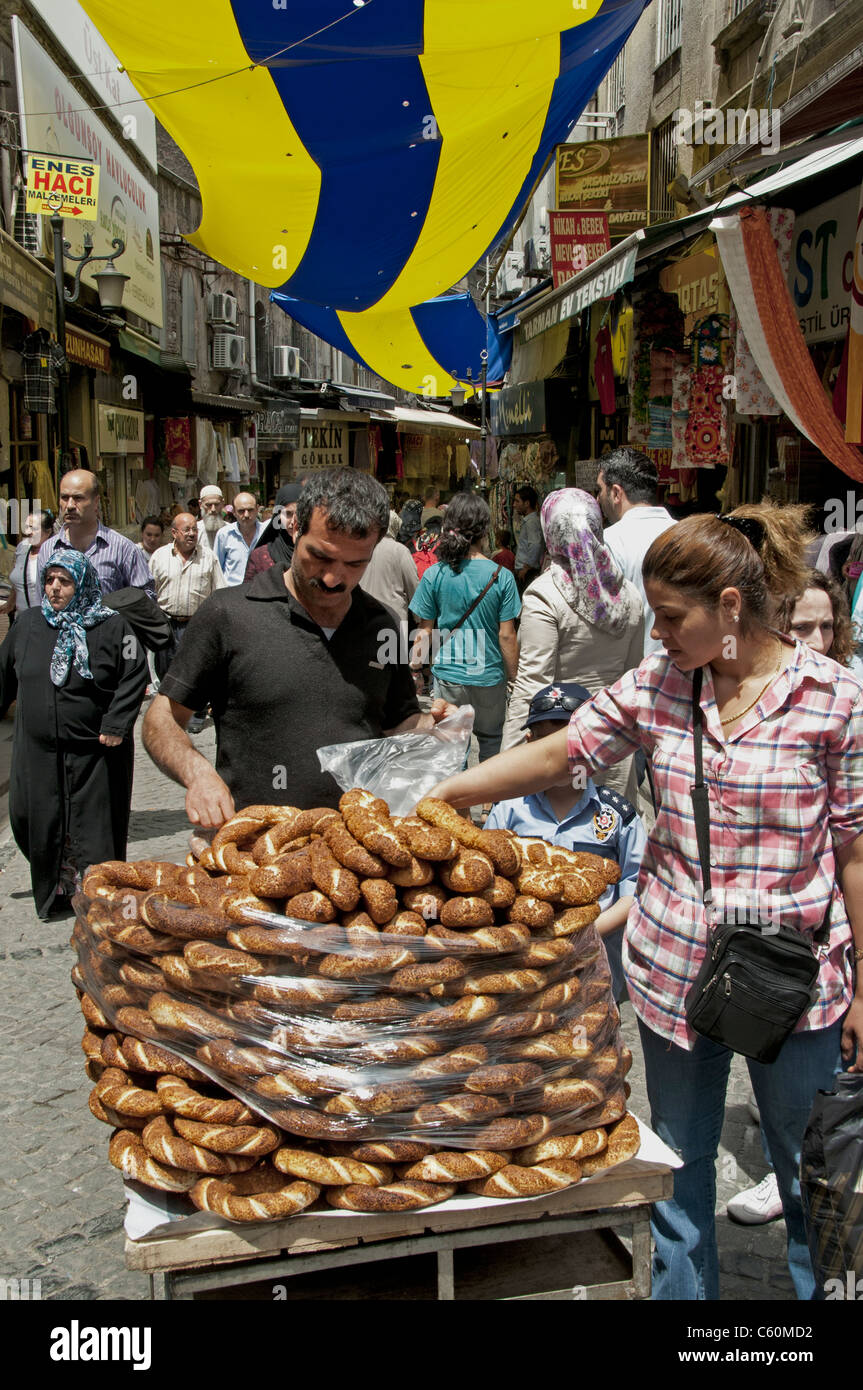 Turquie Istanbul Grand Bazar Kapali Carsi Kapalıcarsı boulangerie Pain Banque D'Images