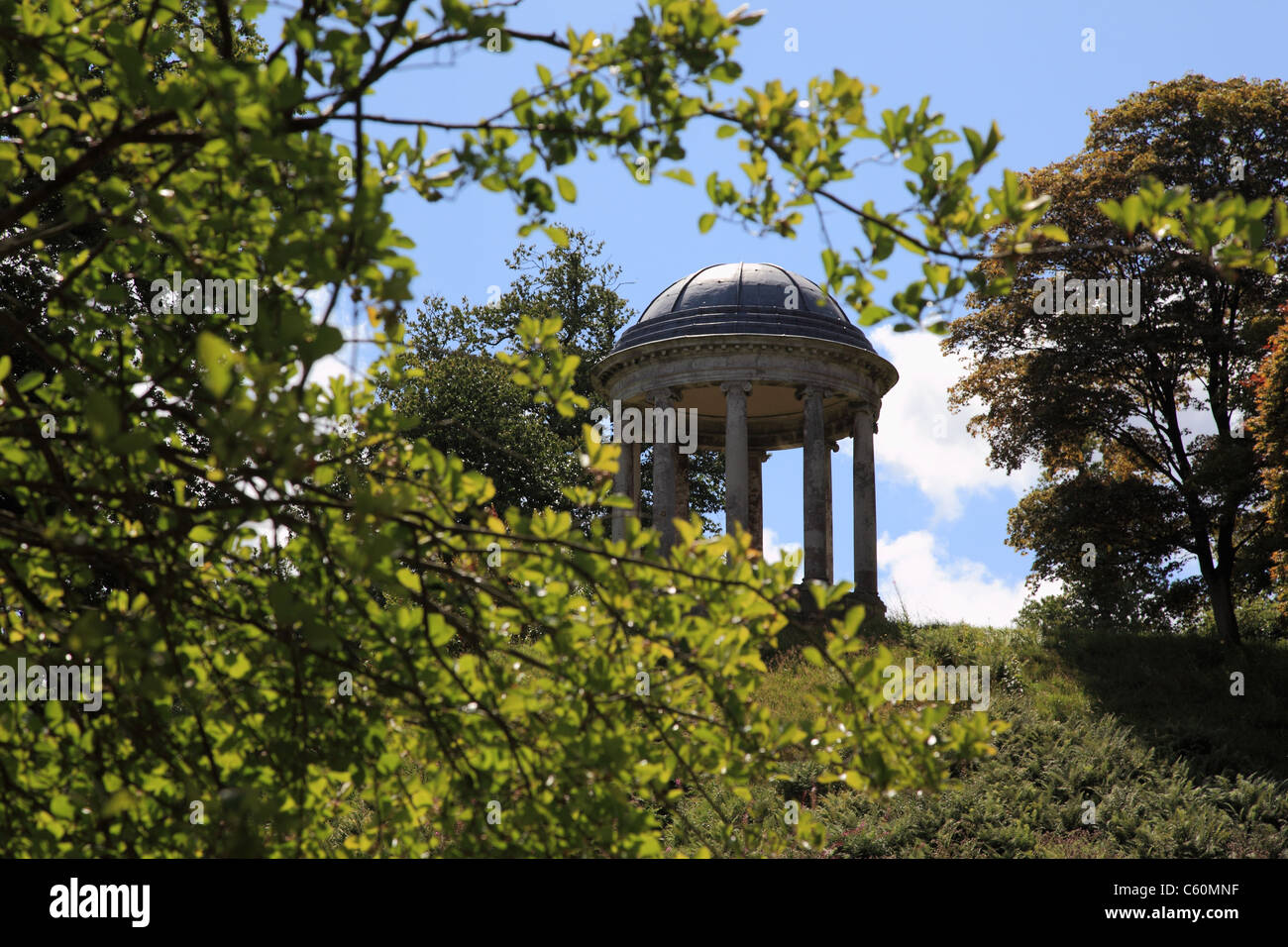 Petworth, Rotunda en jardins d'agrément, West Sussex, Angleterre Banque D'Images