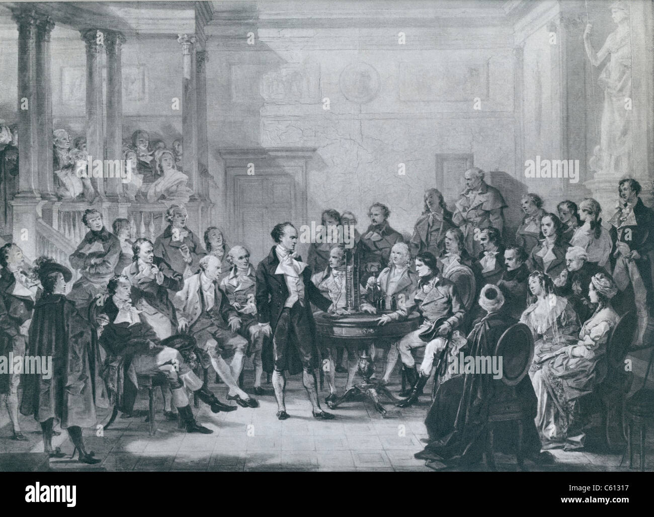 Alessandro Volta (1745-1827), la démonstration de son appareil de production d'électricité à Napoléon, dont Napoléon a fait de lui un chef d'accusation. Dispositif de Volta est maintenant appelé une pile voltaïque, une pile électrique, qui produit un courant électrique continu. 1810. Banque D'Images Alessandro Volta (1745-1827), la démonstration de son appareil de production d'électricité à Napoléon, dont Napoléon a fait de lui un chef d'accusation. Dispositif de Volta est maintenant appelé une pile voltaïque, une pile électrique, qui produit un courant électrique continu. 1810. Banque D'Images