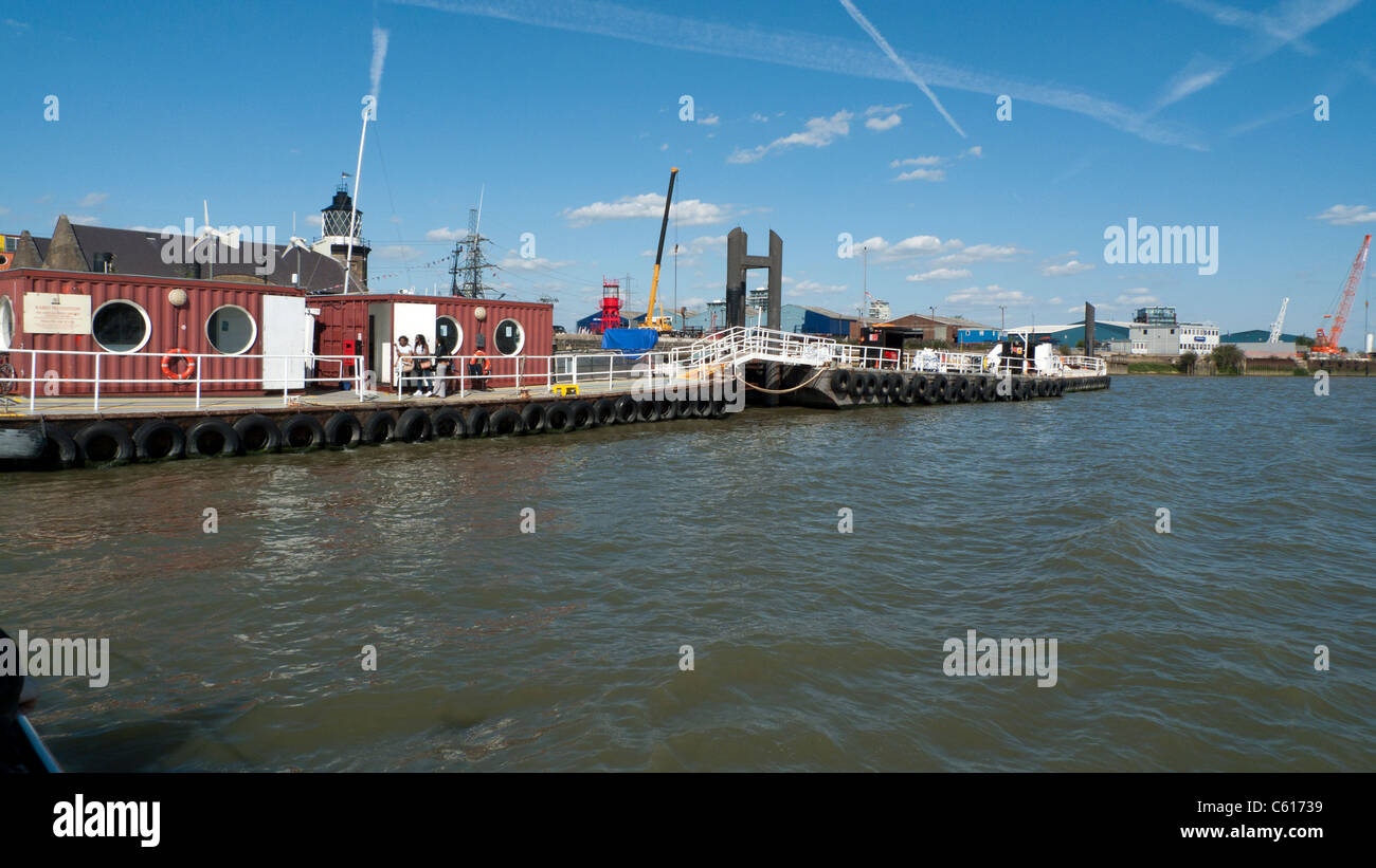 Une vue sur Trinity Buoy Wharf à Canning Town, East London, England UK KATHY DEWITT Banque D'Images