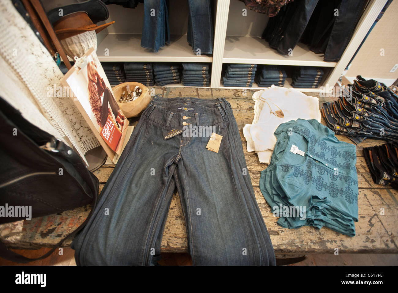 Shopping à Lucky Brand Jeans store de 