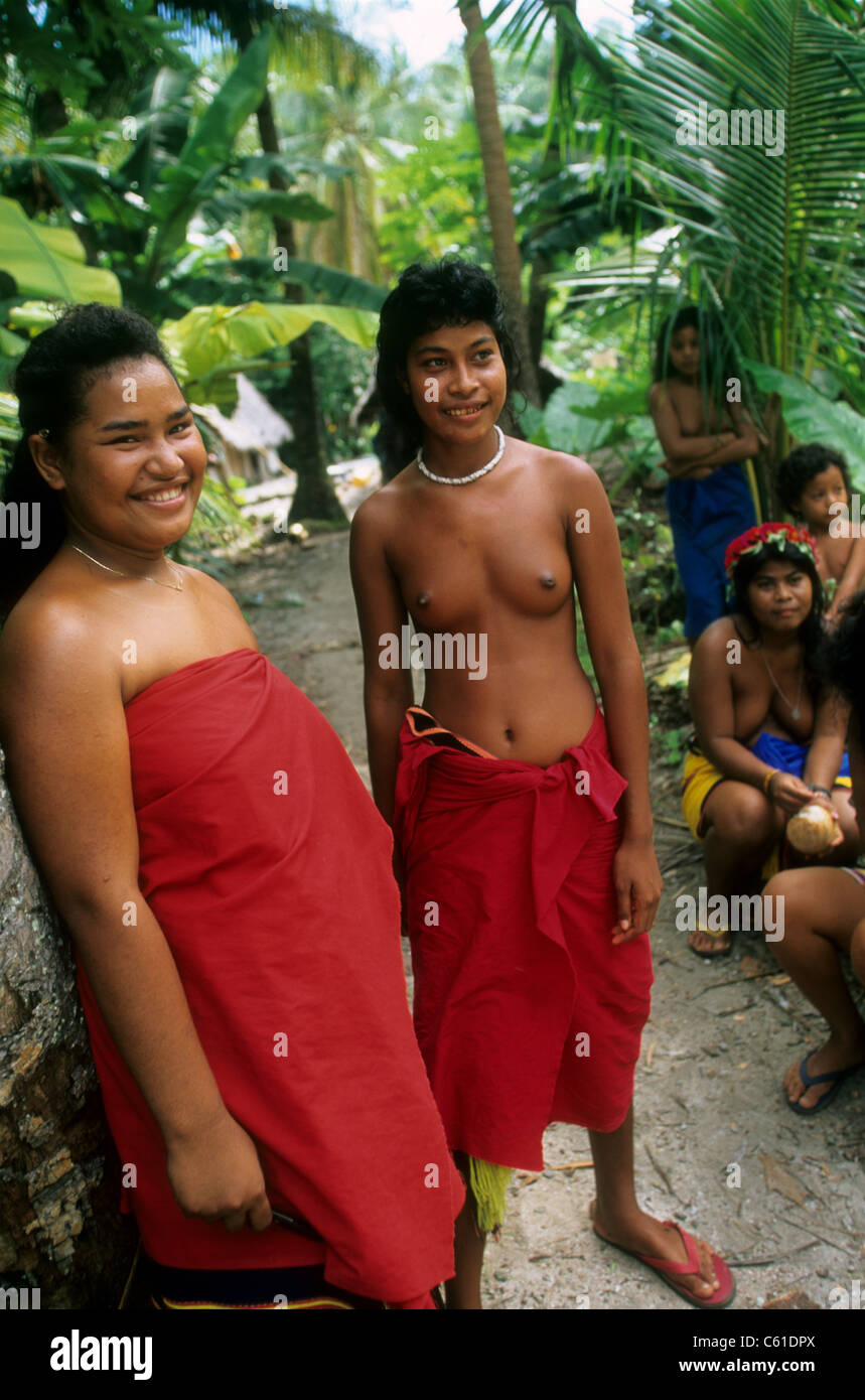 Danseurs, Ifalik, Micronésie, l'île de Yap Banque D'Images