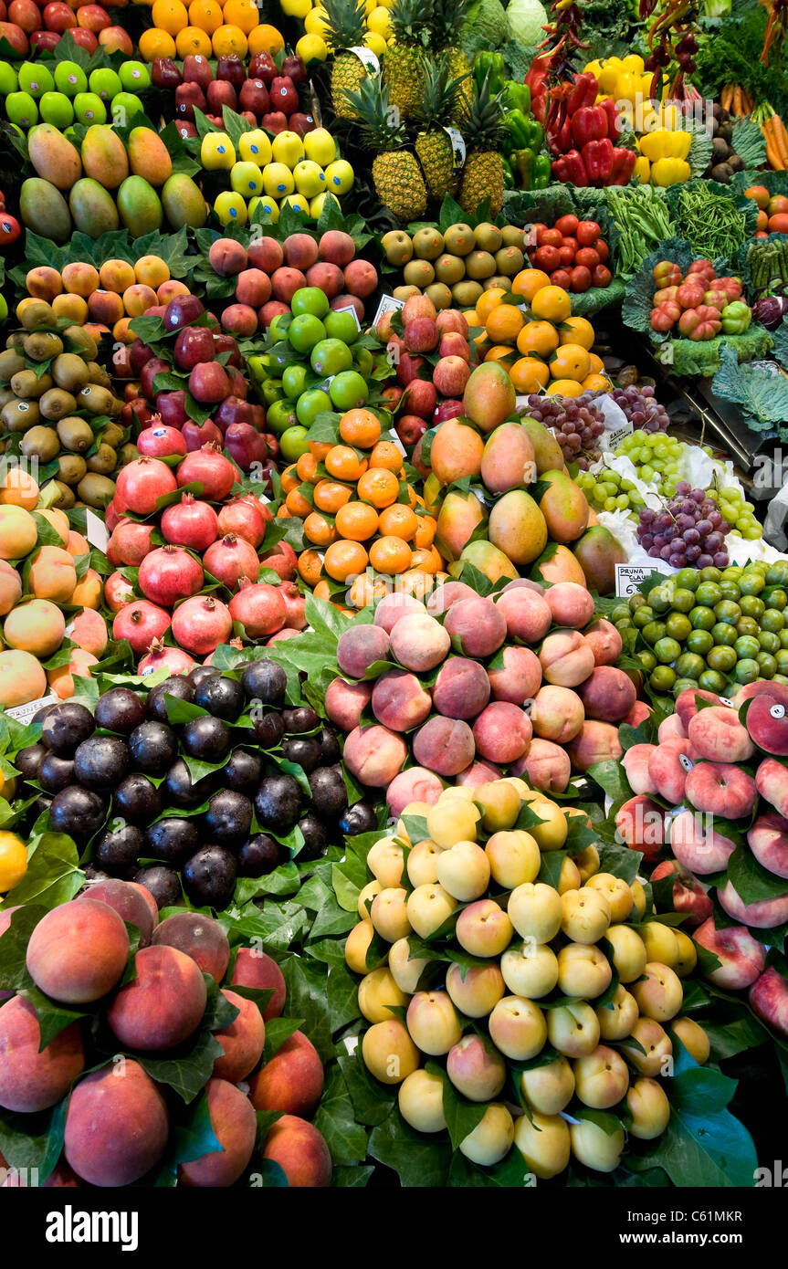 Blocage des fruits et légumes à la Boqueria, Barcelone, Espagne Banque D'Images