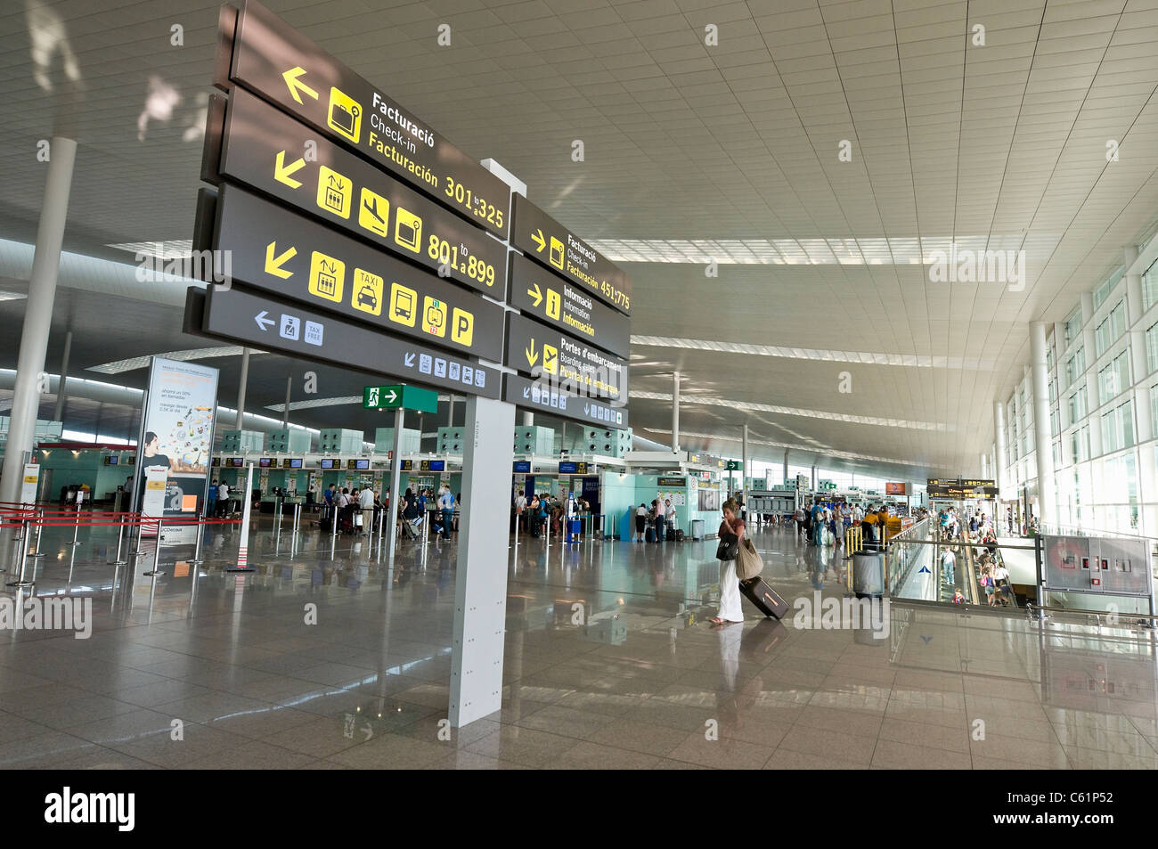 Zone d'enregistrement au Terminal 1, Aéroport El Prat de Barcelone, Espagne Banque D'Images
