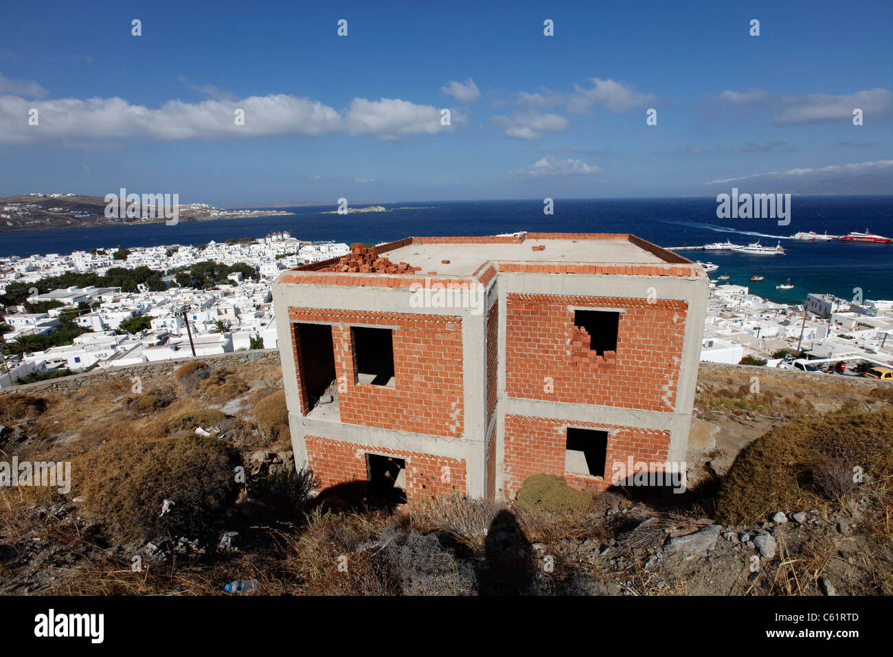 Des bâtiments inachevés, des maisons au-dessus de la vieille ville de Mykonos, Grèce, Europe. Banque D'Images