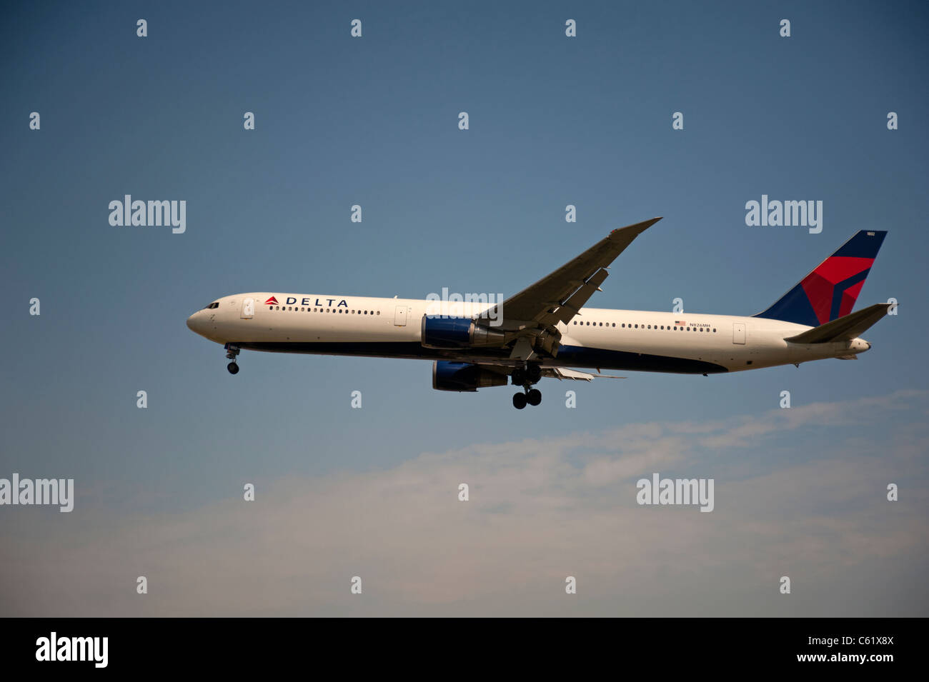 Delta Air Lines Boeing 767-432/ER approche de Londres Heathrow. Banque D'Images