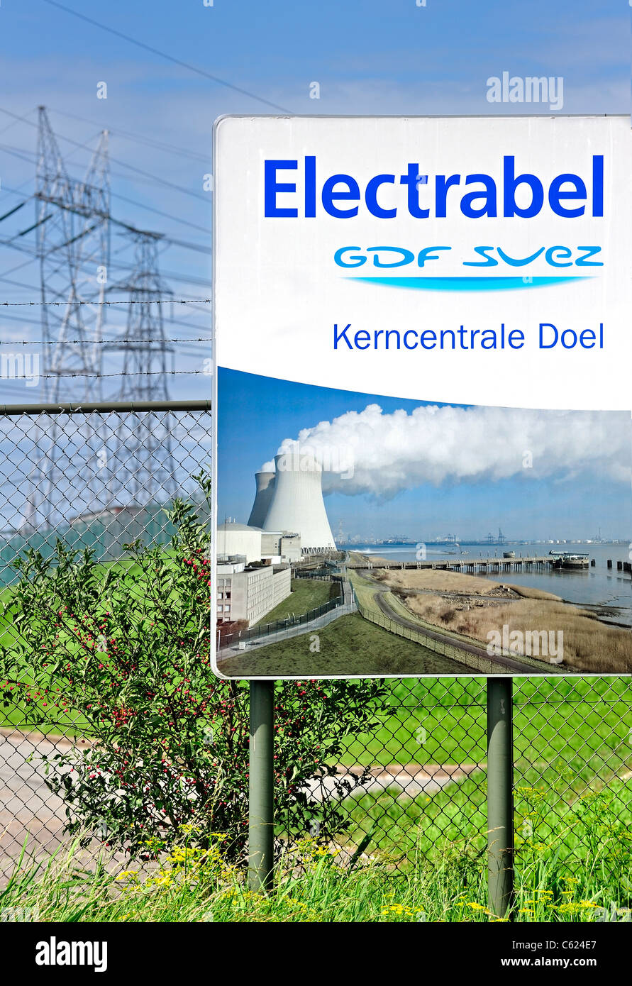 Panneau de la centrale nucléaire de Doel le long de l'Escaut à Beveren, Belgique / Kieldrecht Banque D'Images Panneau de la centrale nucléaire de Doel le long de l'Escaut à Beveren, Belgique / Kieldrecht Banque D'Images