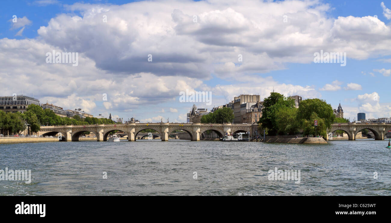 Pont Louis Philippe est l'un d'une succession de ponts sur la Seine à l'Ile Saint Louis, Paris Banque D'Images