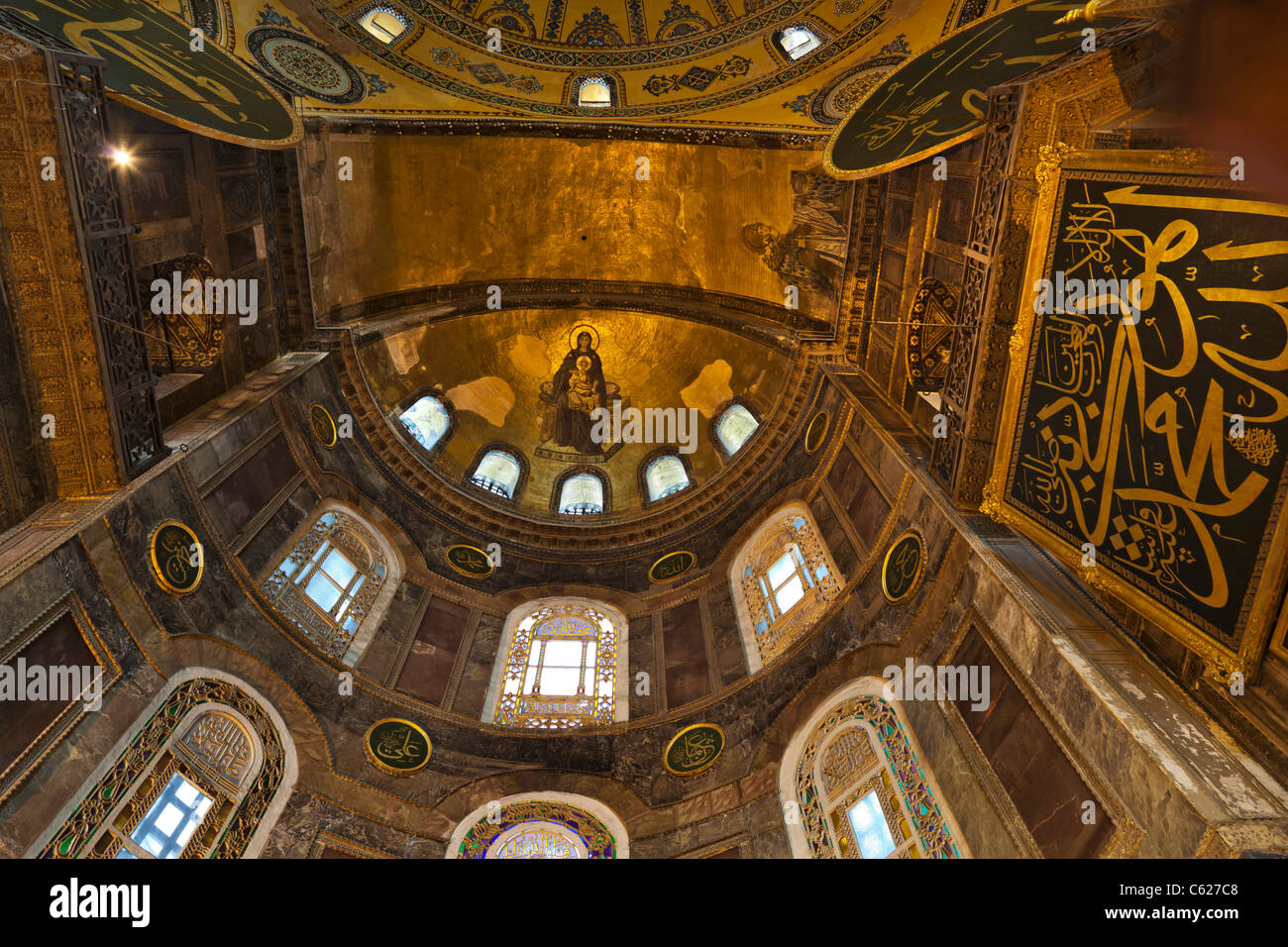 Mosaïque de l'abside et la Vierge Marie, Vierge et l'enfant Jésus à Sainte-sophie, Istanbul, Turquie Banque D'Images