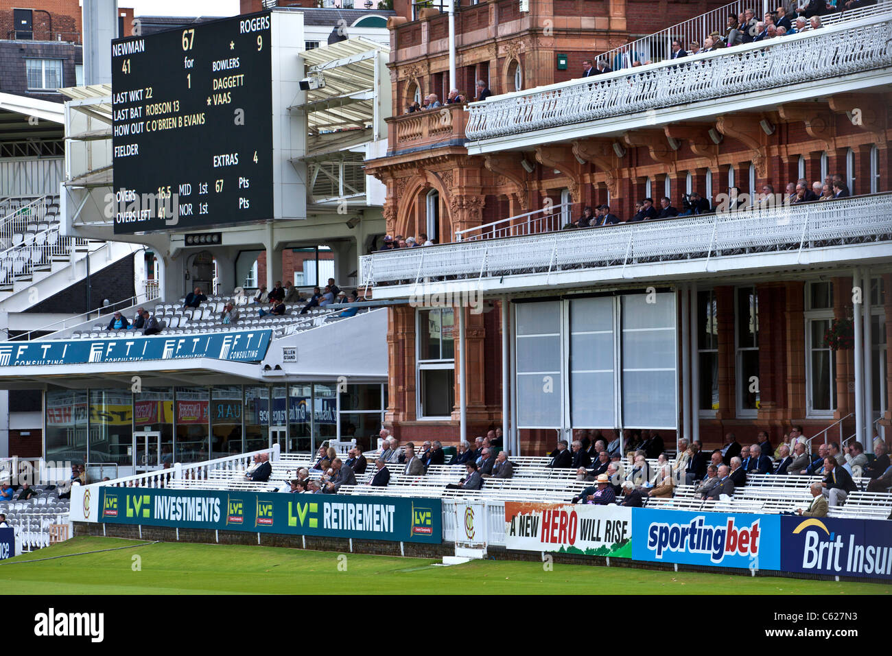 Tableau de bord & Pavillion du Lords Cricket Ground Banque D'Images