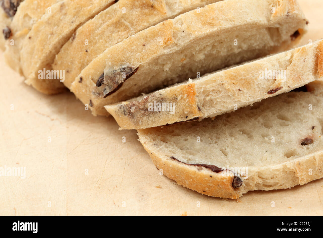 Gros plan du pain d'olive italienne traditionnelle Banque D'Images