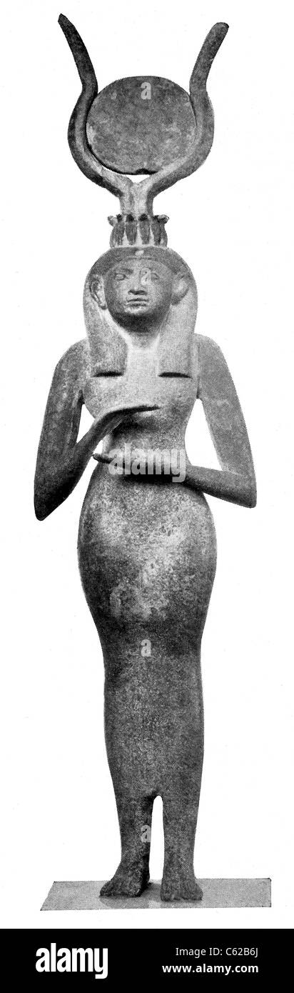 Dans la mythologie égyptienne, Hathor est la grande déesse du ciel. Souvent représentée comme une vache, elle était vénérée comme la déesse mère universelle Banque D'Images