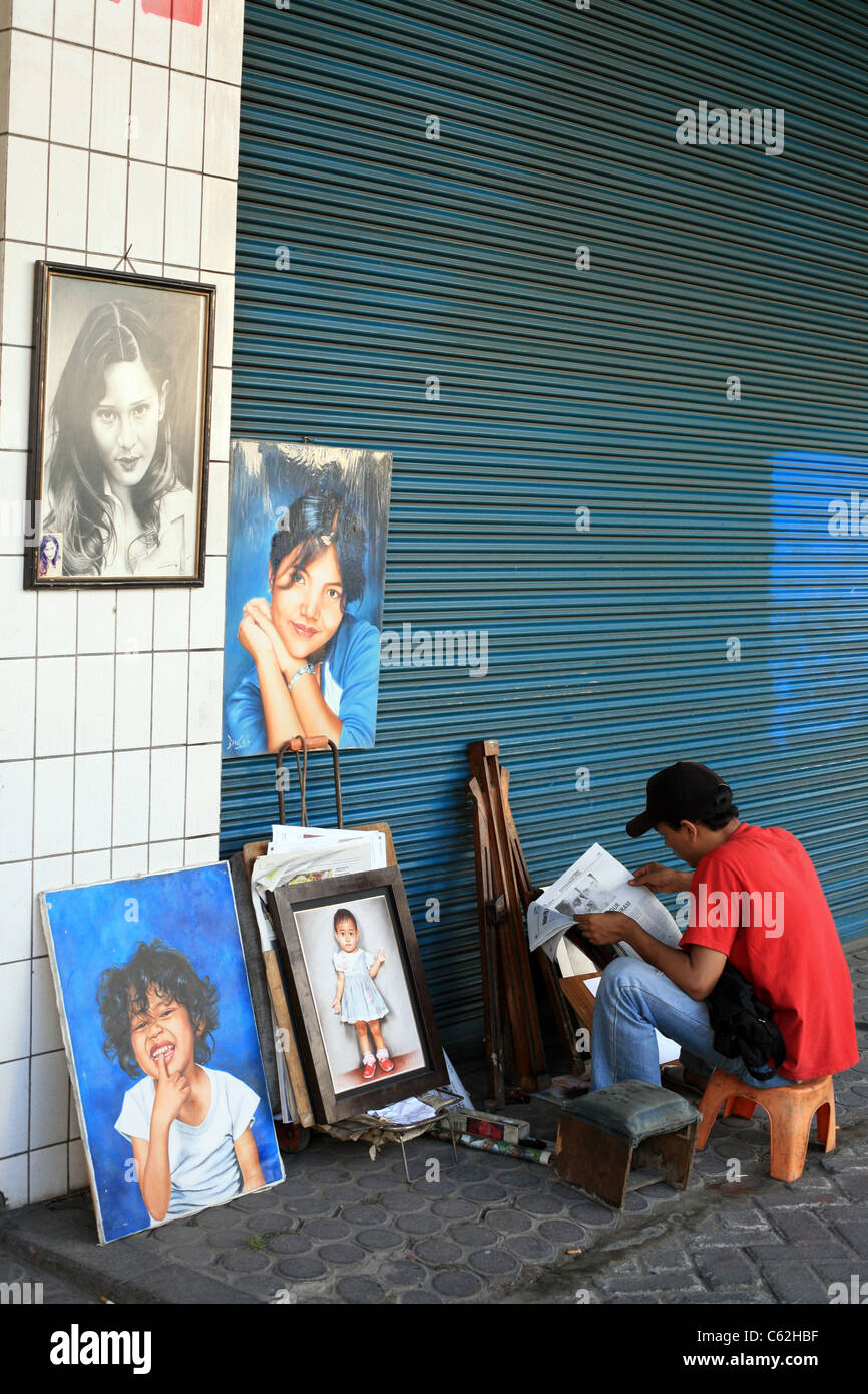 Artiste prend une pause du travail dans la vieille ville de Kota anciennement connu sous le nom de Batavia. Kota, Jakarta, Java, Indonésie, Asie du sud-est Banque D'Images