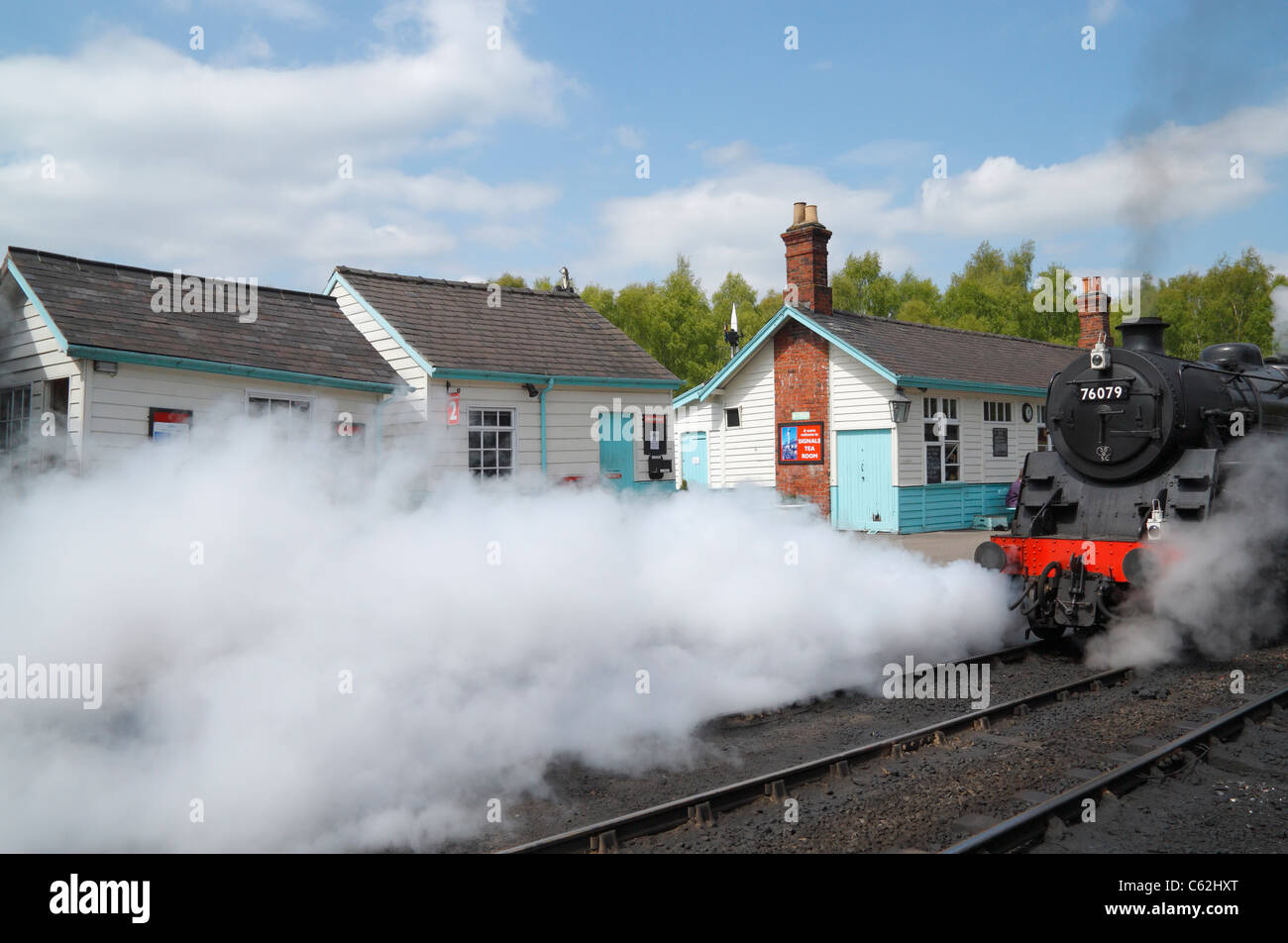 La station de train à vapeur quitter Grosmont sur le North Yorkshire Moors Railway près de Whitby Banque D'Images