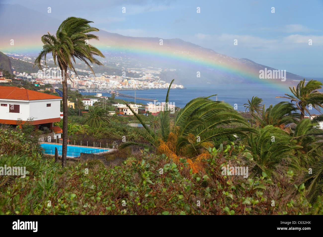 Arc-en-ciel au-dessus de santa cruz de la palma, Canary Islands, Spain, Europe Banque D'Images