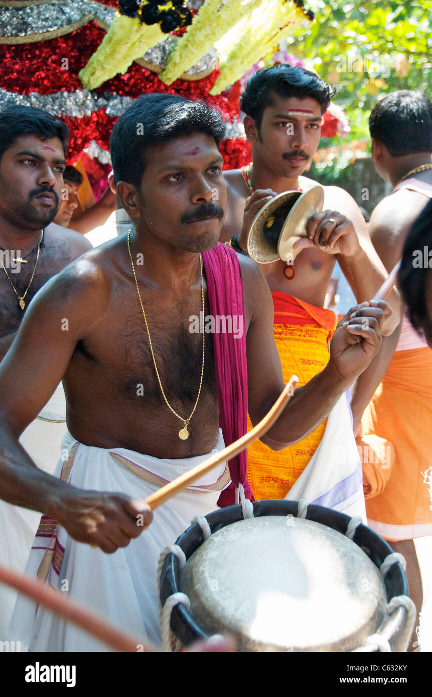 Drummers Festival hindou Kanjirapally Kerala Inde du Sud Banque D'Images Drummers Festival hindou Kanjirapally Kerala Inde du Sud Banque D'Images