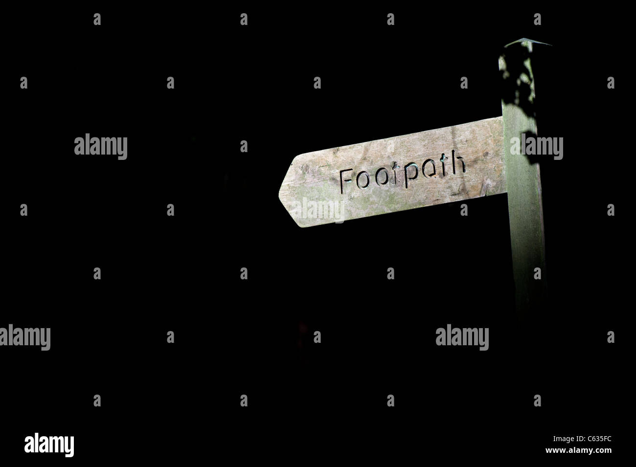 Les signes sentier sur place dans la campagne anglaise Banque D'Images