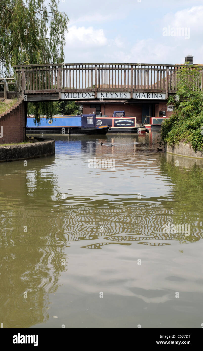 Milton Keynes Marina sur le Canal Grand Union Banque D'Images