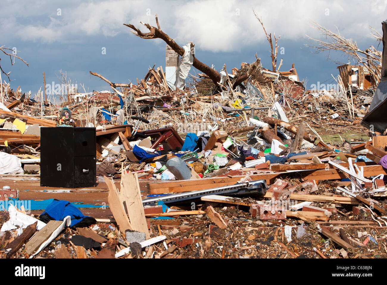 Un champ de débris est tout ce qui reste d'un quartier résidentiel près de West 26th street à Joplin, Missouri, le 25 mai 2011. Banque D'Images