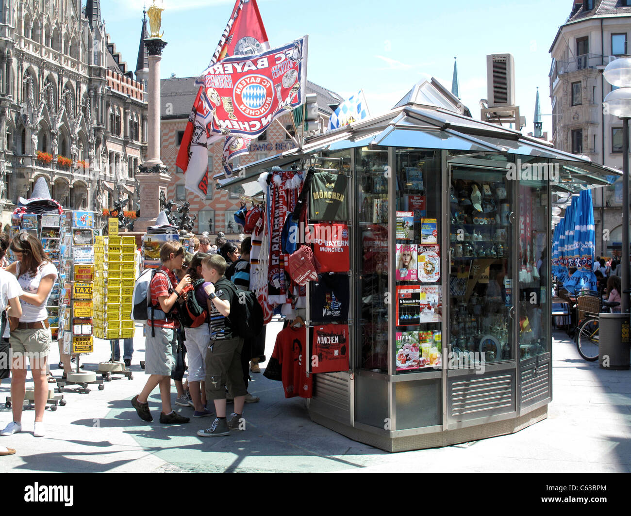 Stand de souvenirs sur la Marienplatz, Munich, Allemagne Banque D'Images