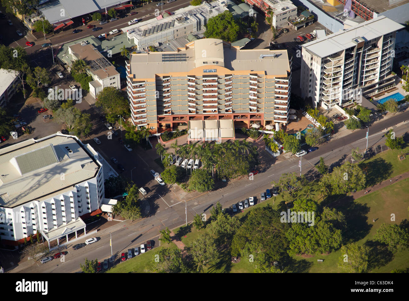 Hôtel Novotel Atrium (à gauche), mantra sur l'Esplanade (centre) , et Bicentennial Park, Darwin, Territoire du Nord, Australie Banque D'Images
