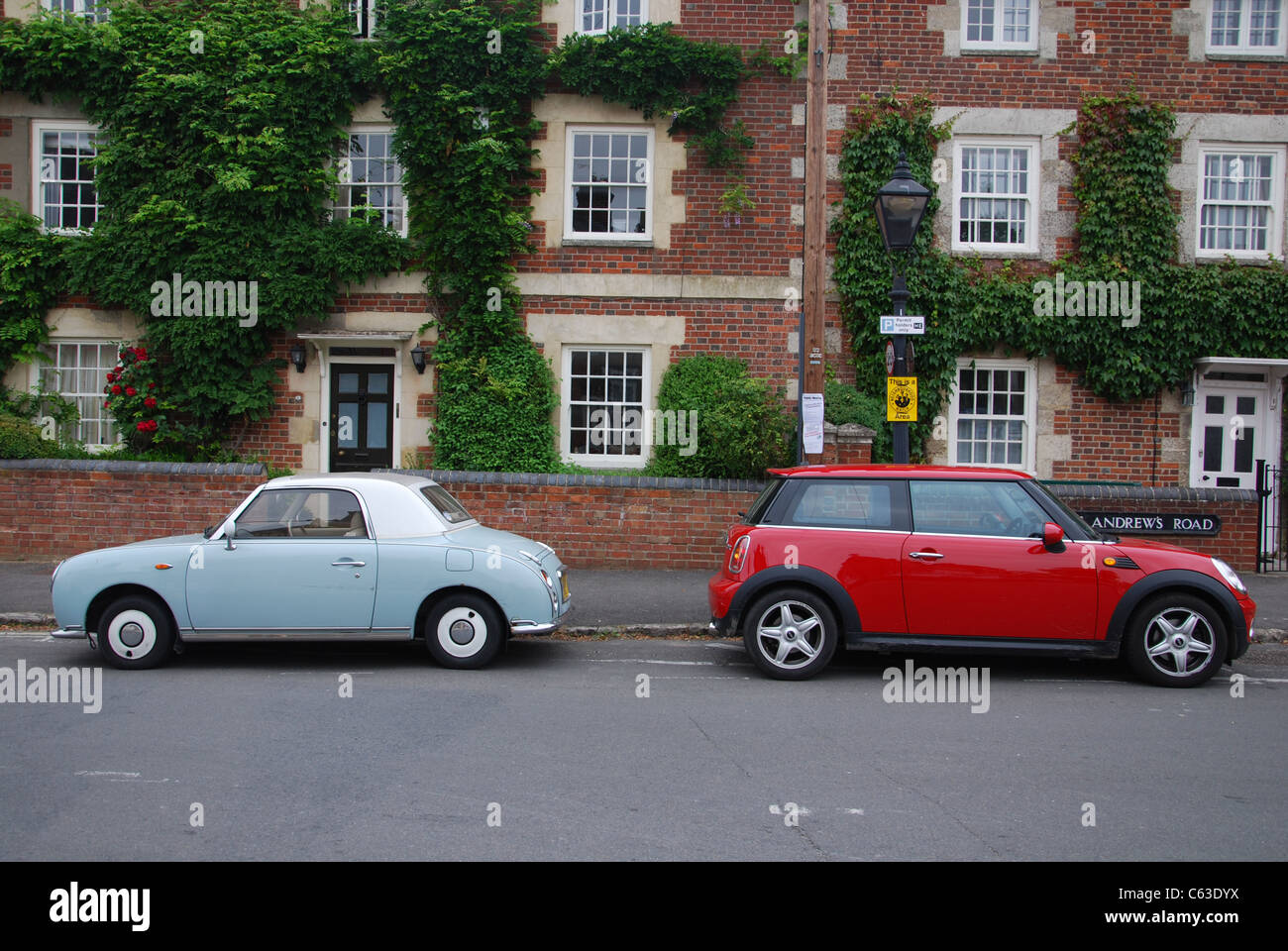 Petite voiture 2 places anciennes Banque de photographies et d�??images ?� haute r?�solution - Alamy