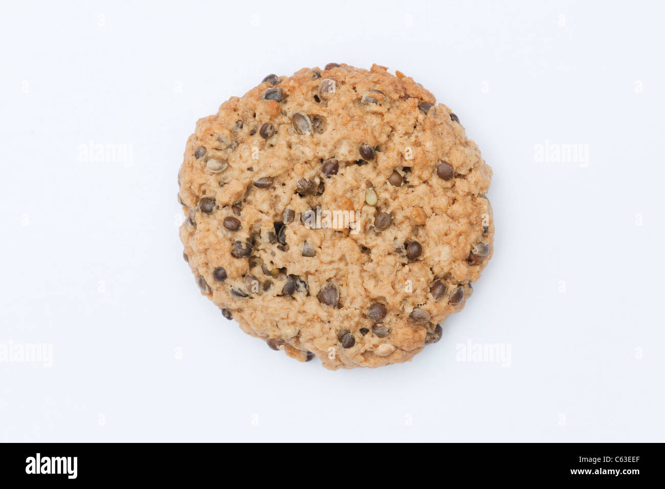 Les graines de chanvre les cookies . Des biscuits faits avec des graines de chanvre sur fond blanc Banque D'Images