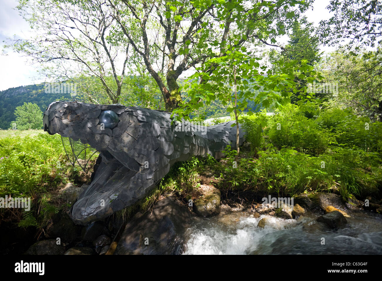 Les travaux de Land Art "ordonha viperinae' par Thomas Monin (France) Installation de Land Art called 'ordonha viperinae'. Banque D'Images