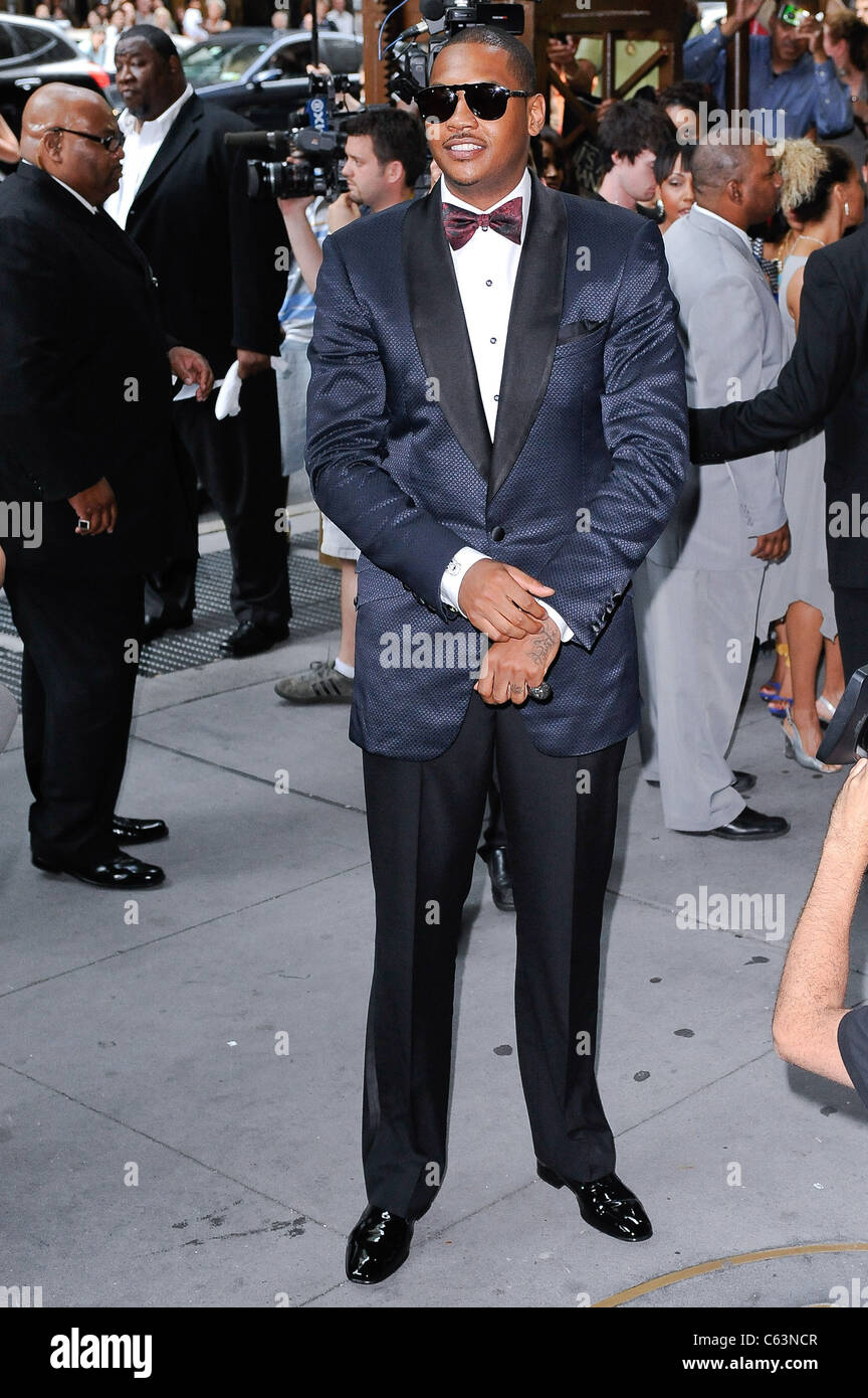 Carmelo Anthony, entre la 42e Rue Cipriani dehors et environ pour la célébrité CANDIDS - Samedi, , New York, NY 10 juillet 2010. Photo par : Ray Tamarra/Everett Collection Banque D'Images