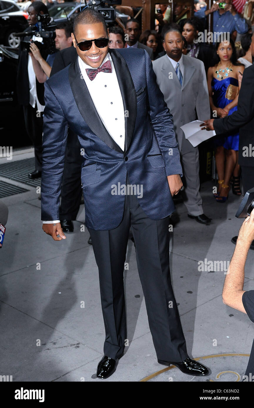 Carmelo Anthony, entre la 42e Rue Cipriani dehors et environ pour la célébrité CANDIDS - Samedi, , New York, NY 10 juillet 2010. Photo par : Ray Tamarra/Everett Collection Banque D'Images