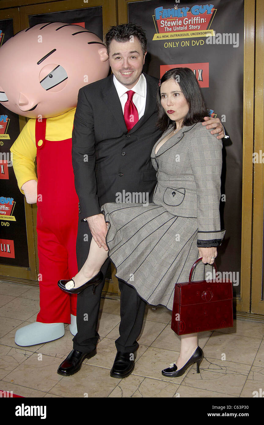 Seth MacFarlane, Alex Borstein aux arrivées d'FAMILY GUY STEWIE GRIFFIN : the untold story DVD Parti, Mann's National Theatre, Los Angeles, CA, le 27 septembre 2005. Photo par : Michael Germana/Everett Collection Banque D'Images