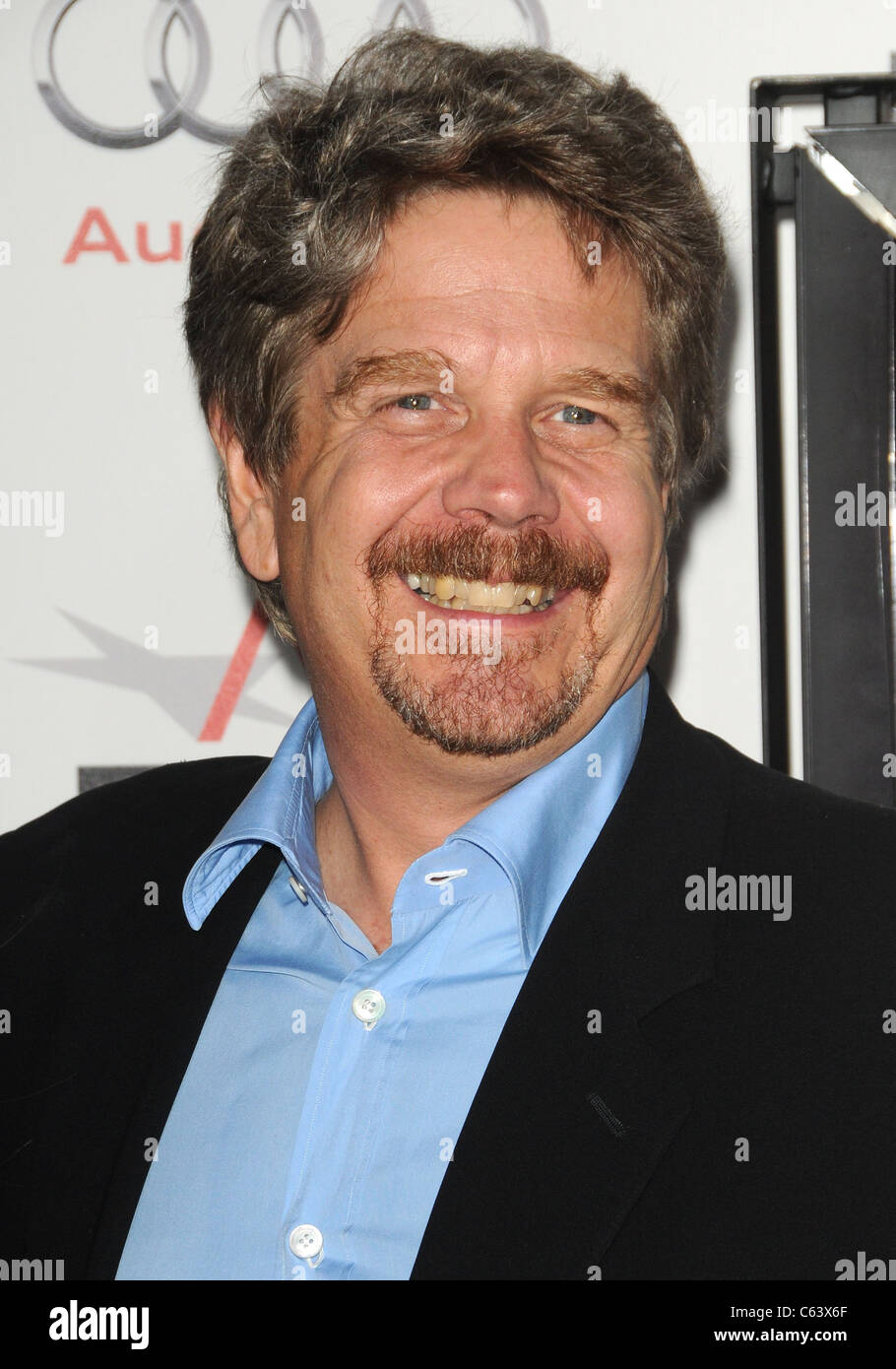 John Wells aux arrivées pour le Festival de l'élément central - Gala l'entreprise Hommes Premiere, le Grauman's Chinese Theatre, Los Angeles, CA le 10 novembre 2010. Photo par : Dee Cercone/Everett Collection Banque D'Images