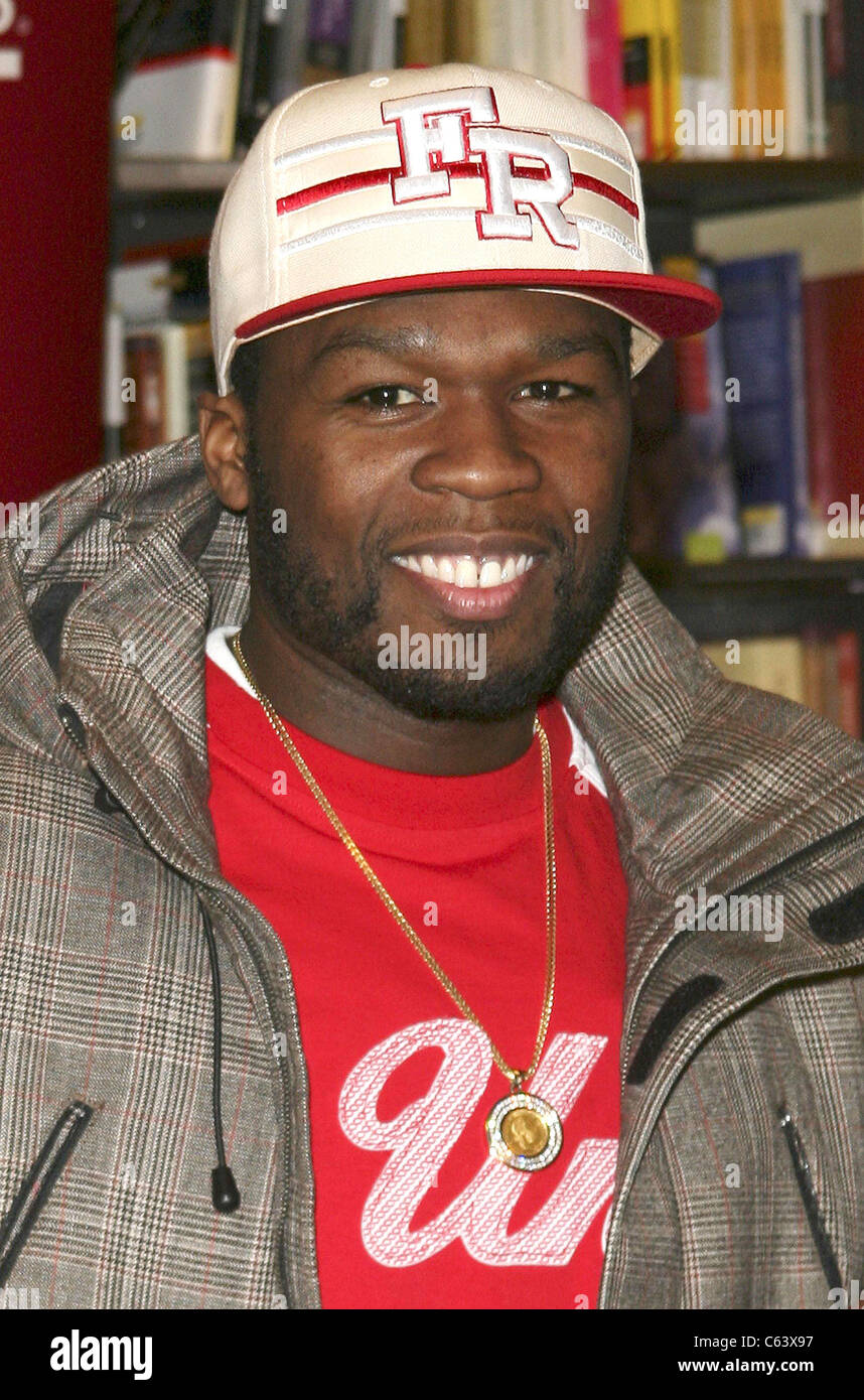 50 100 à l'apparence en magasin pour le rappeur 50 Cent lance G-Unit Books  Mentions Légales avec MTV/portefeuille, les frontières à Columbus Circle  Time Warner Center, New York, NY, 04 janvier 2007.