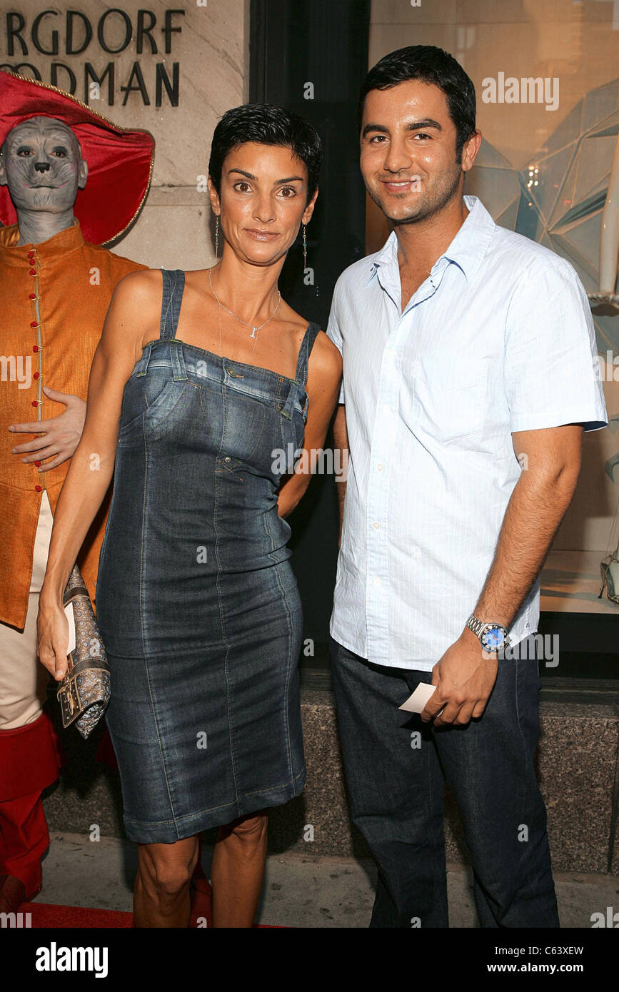 Ingrid Casares, invité aux arrivées pour Madonna LOTSA DE CASHA Book Launch Party, Bergdorf Goodman Department Store, New York, NY, le 07 juin 2005. Photo par : Gregorio Binuya/Everett Collection Banque D'Images